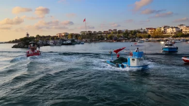 Balıkçının umudu denizde, Büyükşehir yanında
