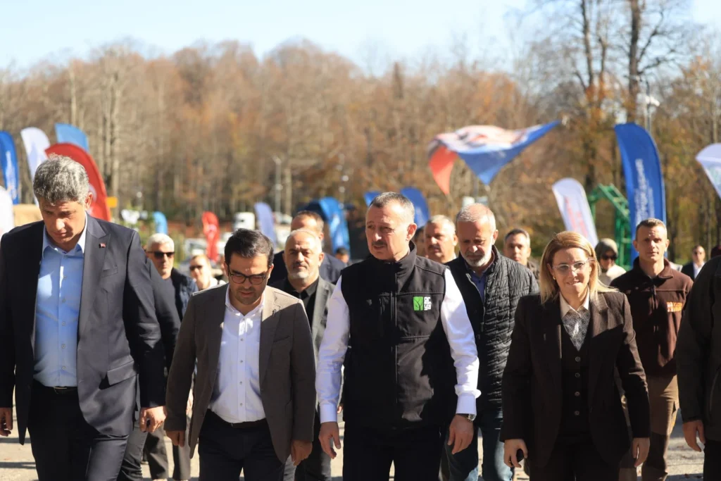 Başkan Büyükakın: “Geyik muhabbeti yapmıyoruz geleceğimiz için çalışıyoruz” - görsel 4