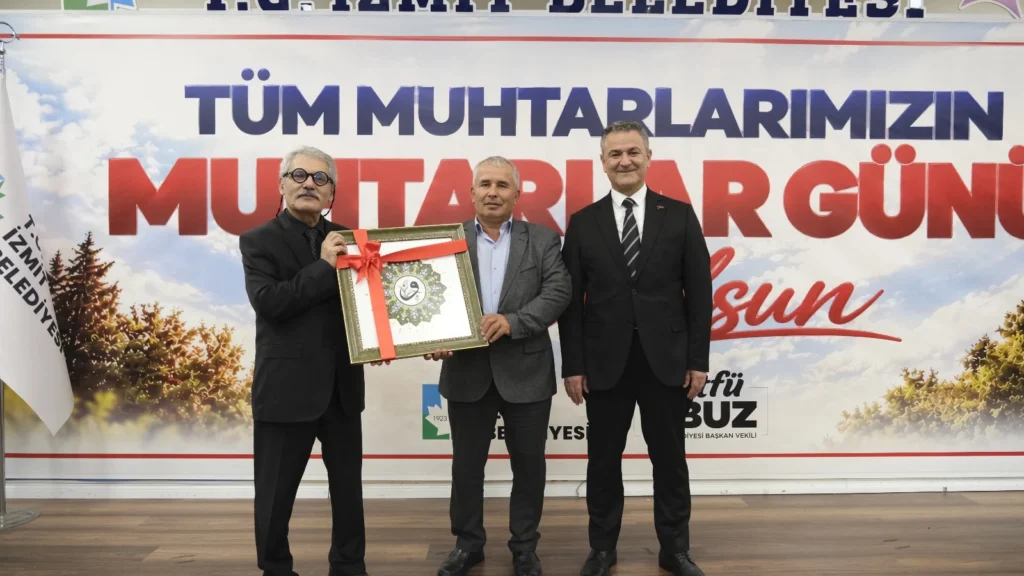 İzmit Belediyesi muhtarların gününü kutladı - görsel 2