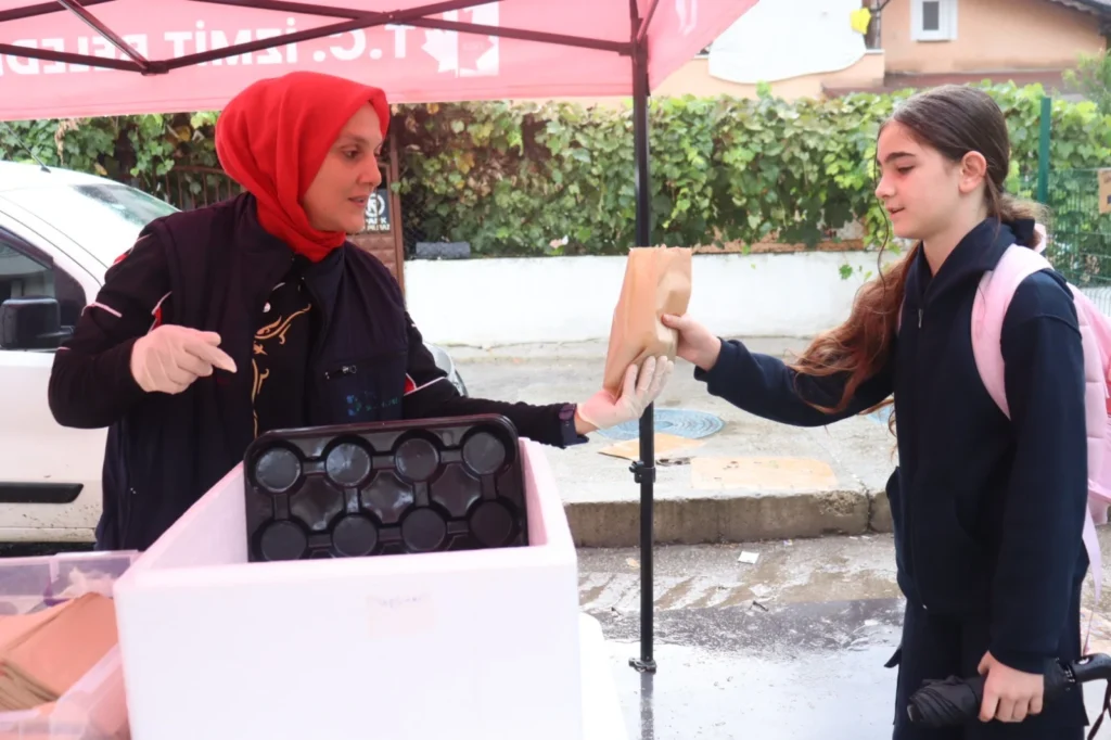 Beslenme Saati Projesi üç okulda öğrencilerle buluştu - görsel 2