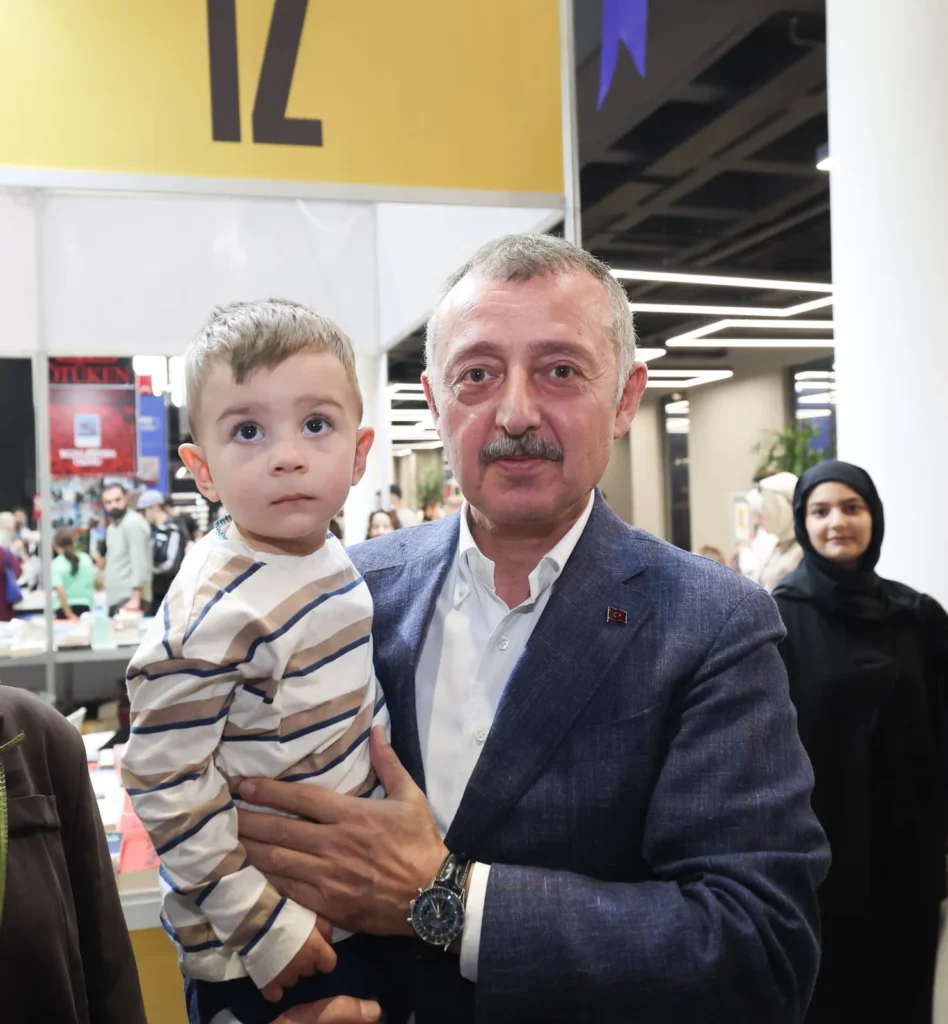 Büyükakın, 7’den 70’e tüm kitapseverlere teşekkür etti - görsel 2