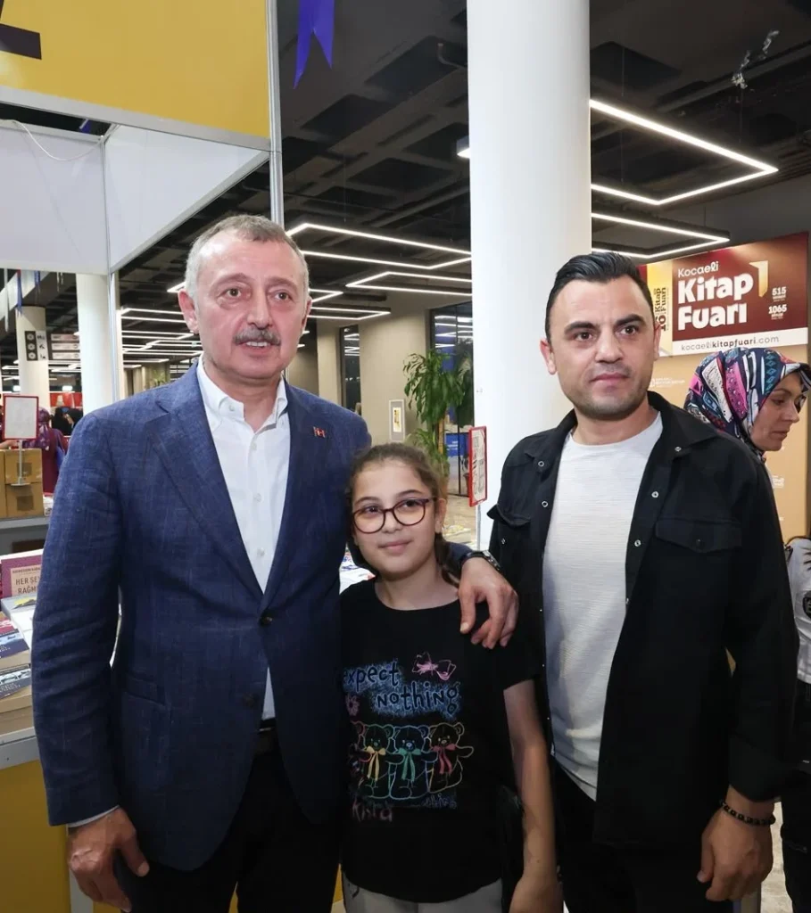 Büyükakın, 7’den 70’e tüm kitapseverlere teşekkür etti - görsel 3