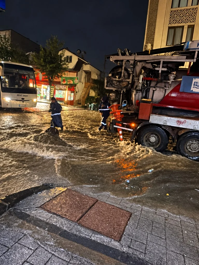 Büyükşehir teyakkuzda, ekipler görev başında - görsel 3