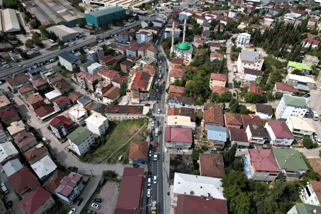 Dilovası’nda yollar yenileniyor, ulaşım rahatlıyor - görsel 3