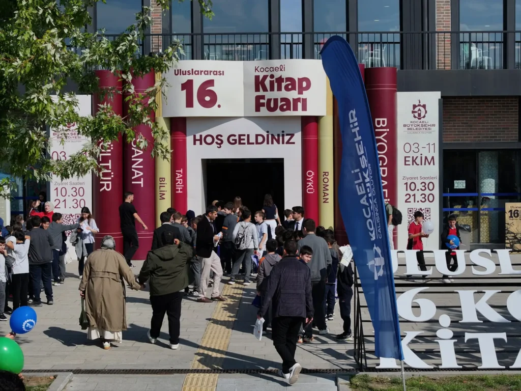 Dünyanın renkleri Kocaeli Kitap Fuarı’nda - görsel 2