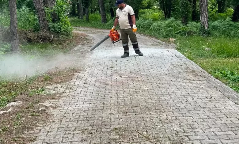 Gebze’deki mezarlıklarda yoğun mesai