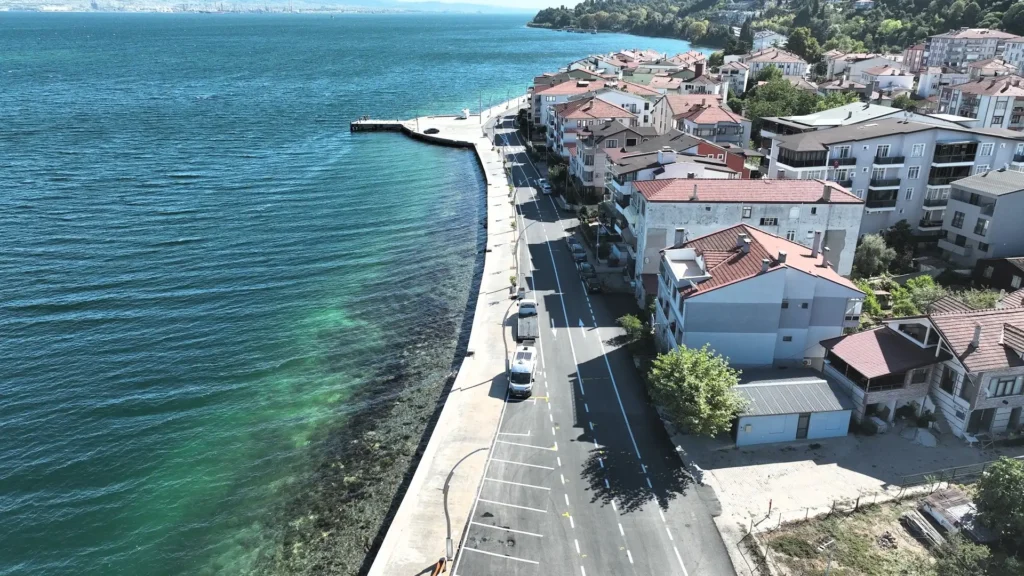 Gölcük Ulaşlı sahili yeni görünümüne kavuştu - görsel 2