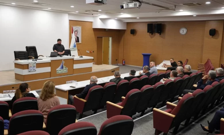 Kartepe’de Muhtar ve Azalara Sağlıklı Hayat Akademisi Eğitimi
