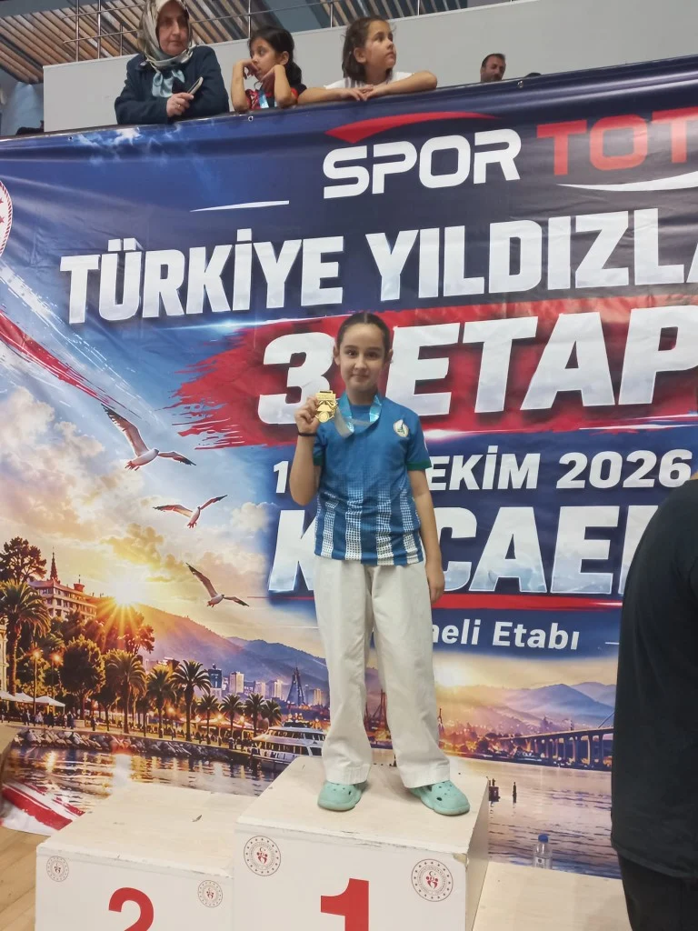 Kartepe’nin Karatecilerinden 18 Madalyalık Başarı - görsel 3