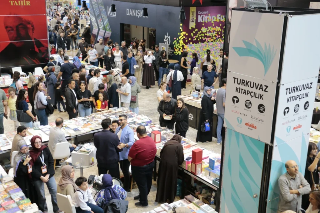 Kitap Fuarı’nda Hatıran — Kitap Fuarı’nda “Hatıran Yeter” sürprizi - görsel 2