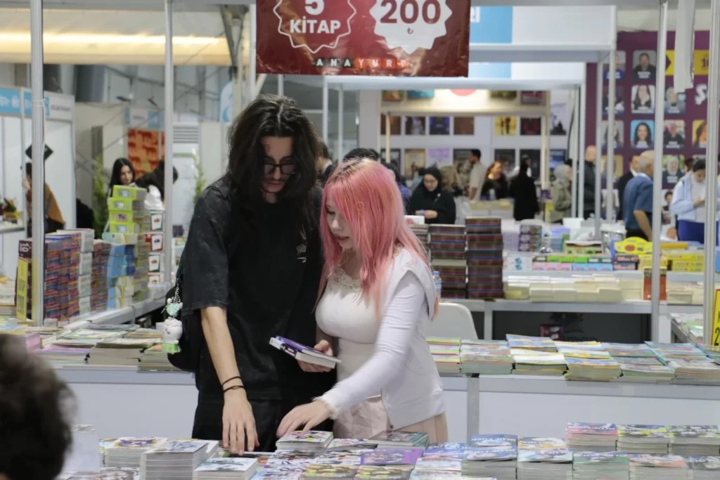Kitapseverler sahaflarda geçmişin izini sürüyor - görsel 2