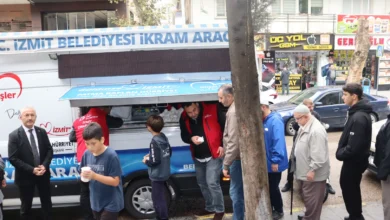 Lütfü Obuz, cuma namazı sonrası vatandaşlarla buluştu