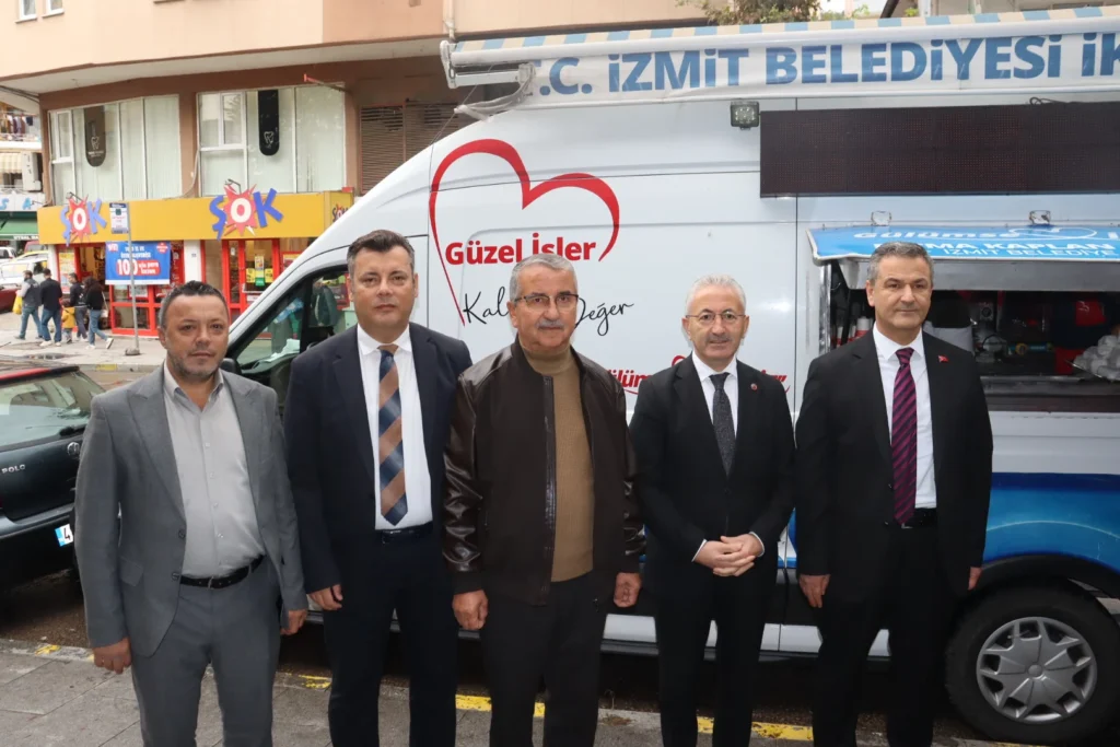 Lütfü Obuz, cuma namazı sonrası vatandaşlarla buluştu - görsel 3