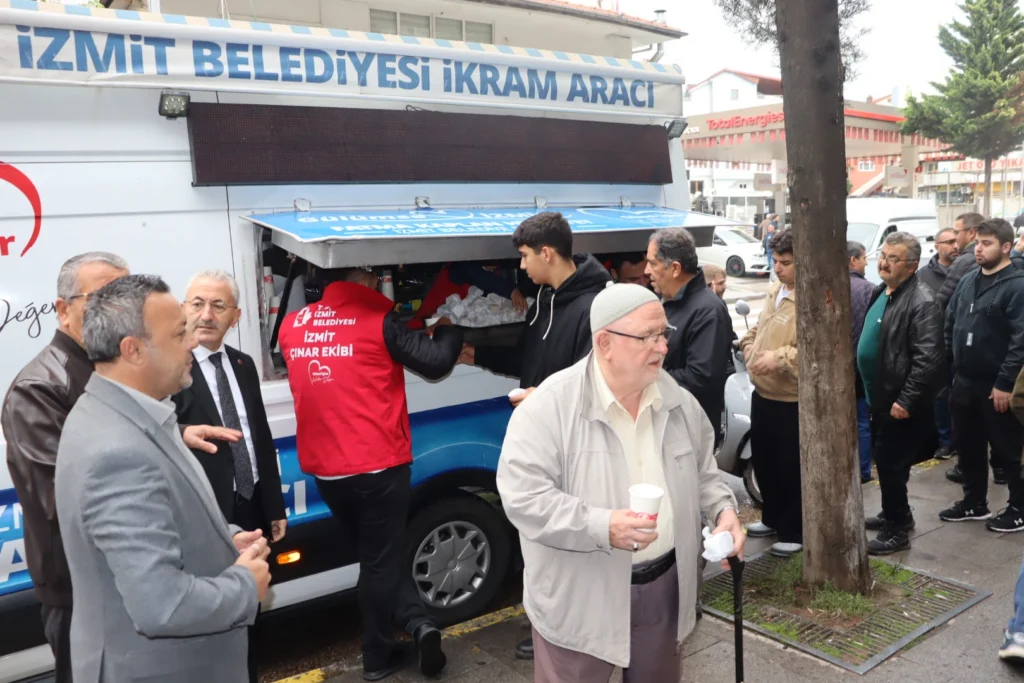 Lütfü Obuz, cuma namazı sonrası vatandaşlarla buluştu - görsel 4