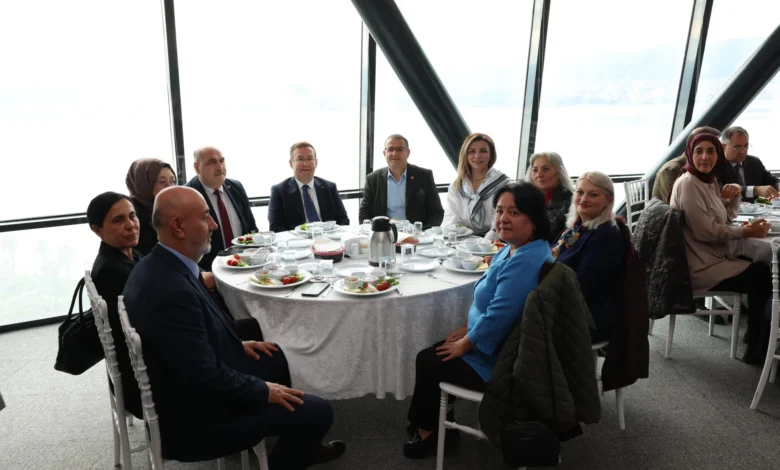 Derince’de Muhtarlar Günü Buluşması