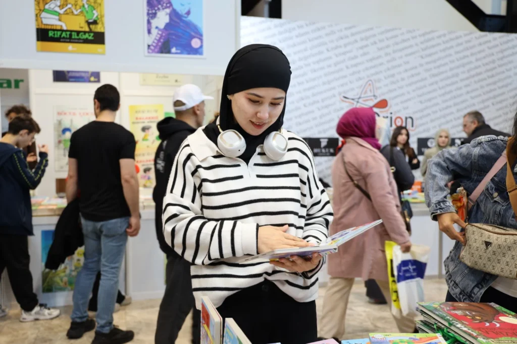 Dünyanın renkleri Kocaeli Kitap Fuarı’nda - görsel 4