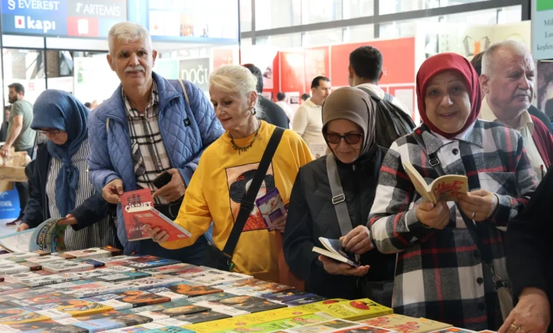 Saygınlar kitap şöleninde buluştu