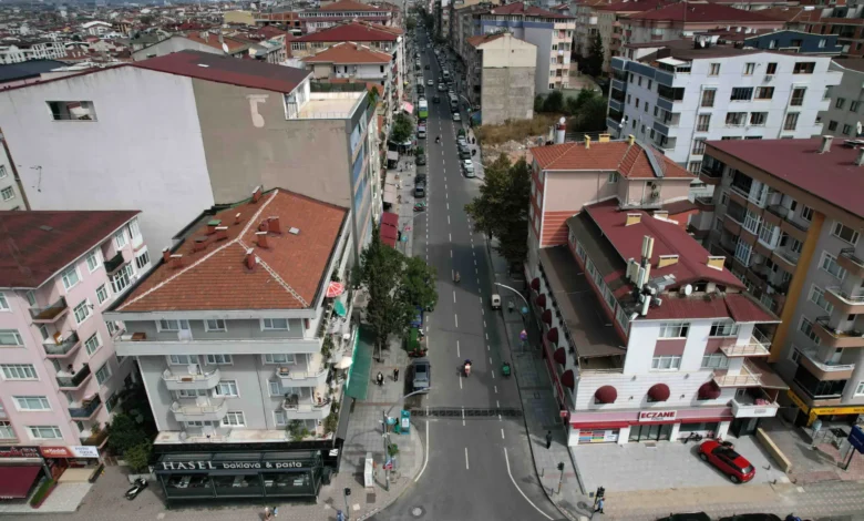 Şehit Numan Dede Caddesi yeni yüzüyle hizmette