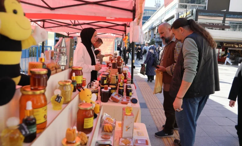 İzmit Bal Günleri Belediye Meydanında başladı