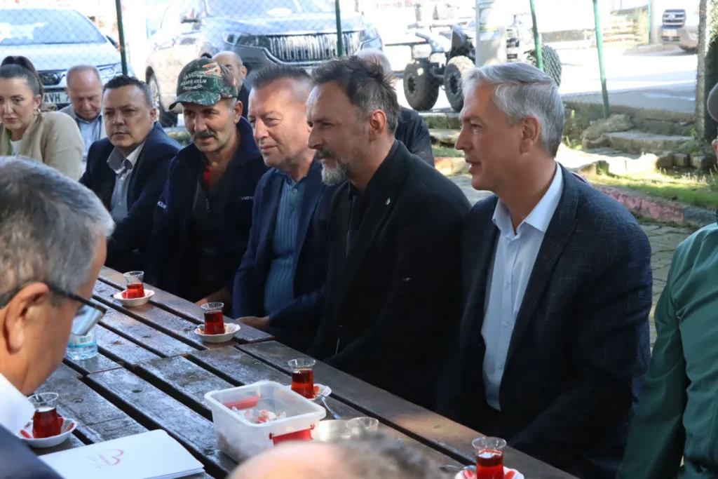 İzmit Belediyesi, Ambarcı Mahallesi’nin ihtiyaçlarını yerinde inceledi - görsel 4