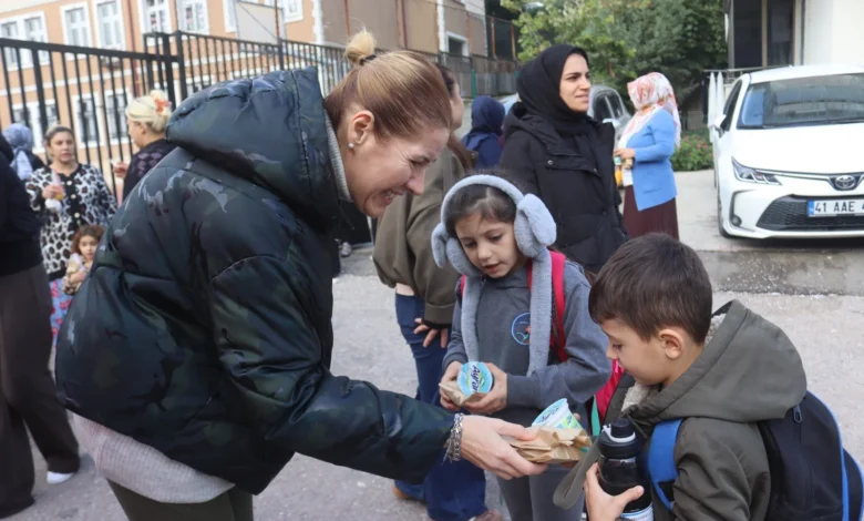 İzmit Belediyesi, Beslenme Saati Projesi’ne kararlılıkla devam ediyor