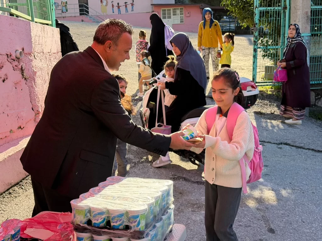 İzmit Belediyesi, Beslenme Saati ile öğrencilerin yanında olmaya devam ediyor - görsel 2