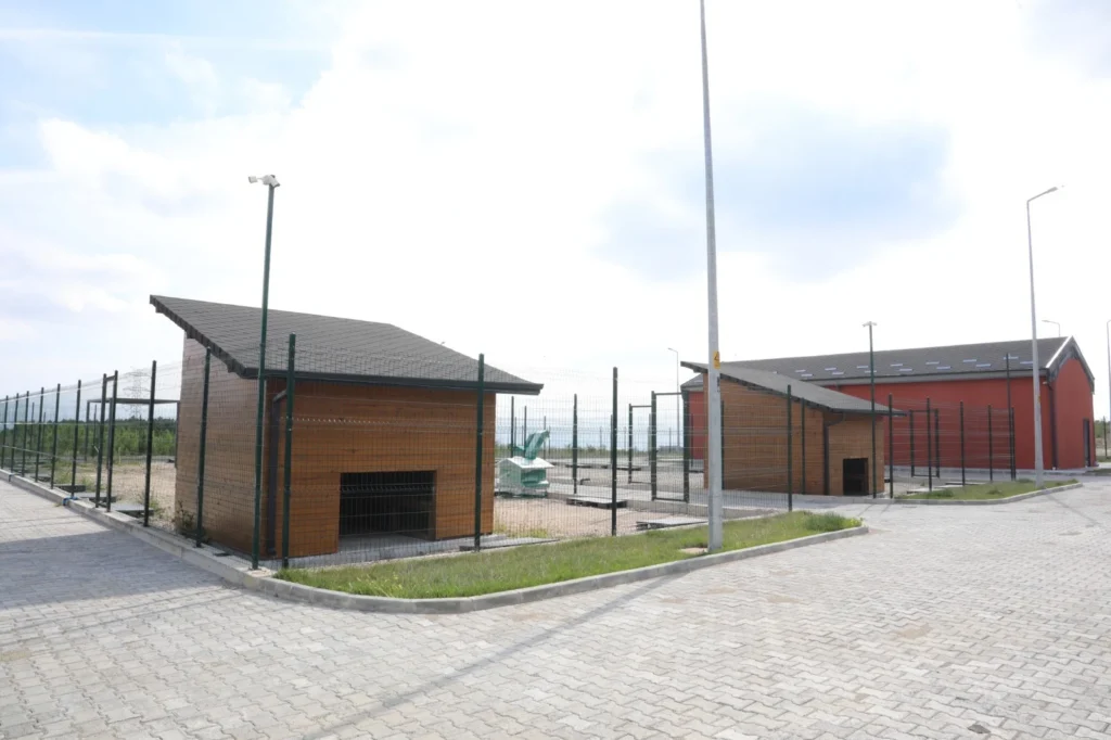 İzmit Belediyesi Dost Pati Yaşam Alanı’ndaki çalışmalarda son aşamaya geldi - görsel 4