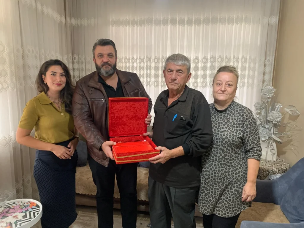 İzmit Belediyesi Gazilere vefa ziyaretlerini sürdürüyor - görsel 2