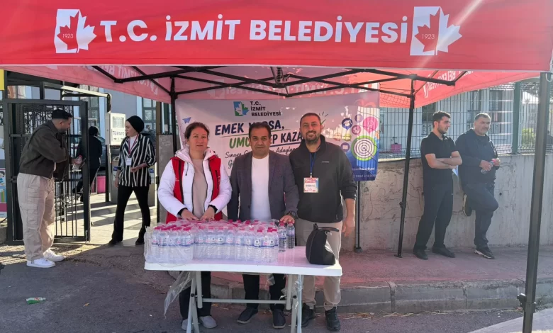 İzmit Belediyesi KPSS Ön Lisans Sınavına giren adayları yalnız bırakmadı