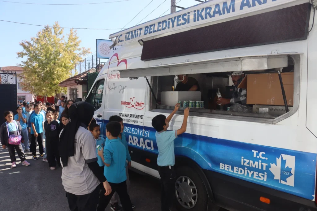 İzmit Belediyesinden 4 okulda Beslenme Saati - görsel 2