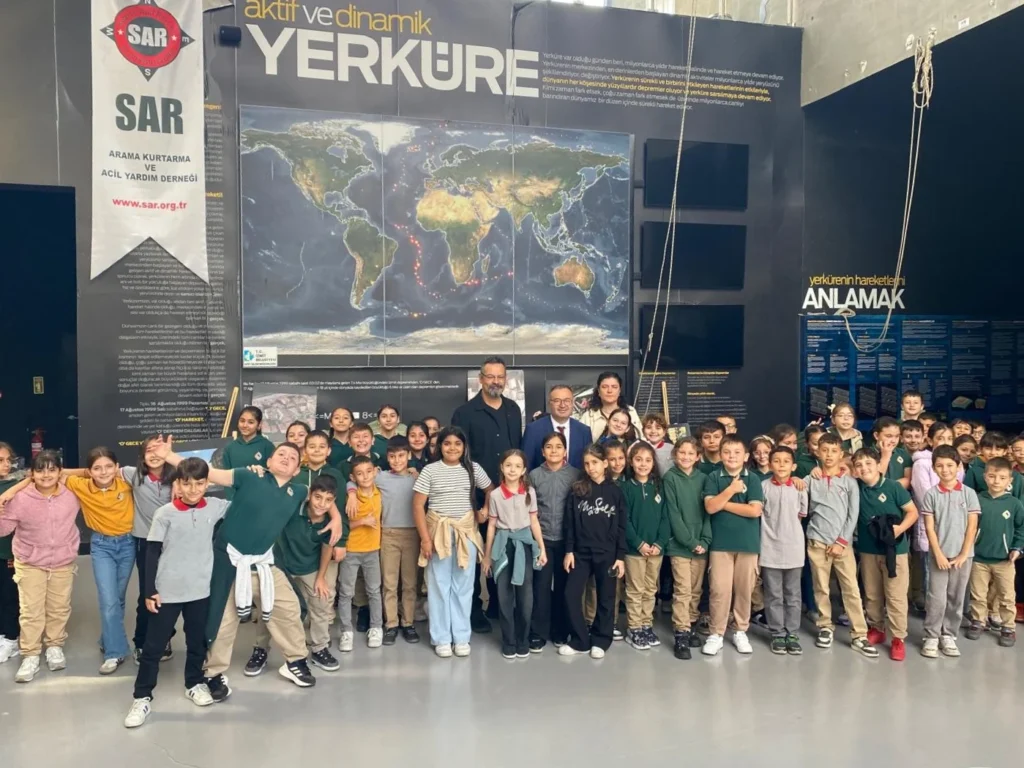 İzmit’te öğrenciler afetlere karşı bilinçleniyor - görsel 3