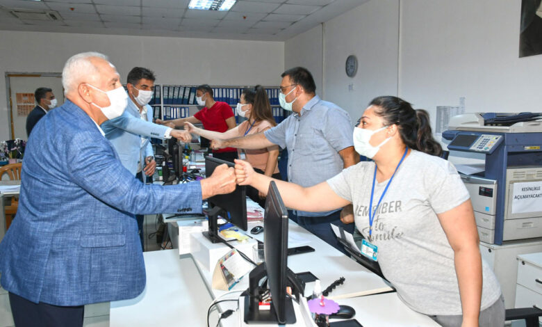 İzmir Karabağlar’da birimlerle erken bayramlaşma