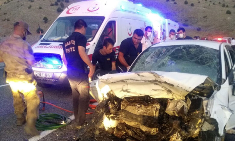 Adıyaman’da iki otomobil çarpıştı: 3 ölü, 4 yaralı