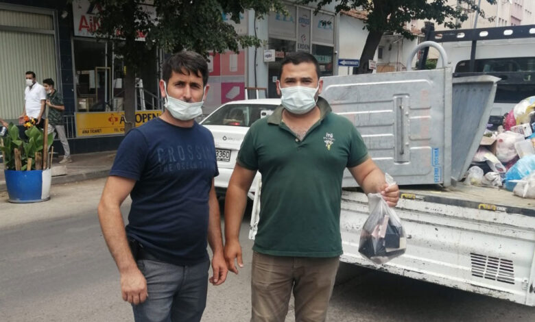 Kocaeli İzmit’te çöpten ‘altın’ mutluluğu!