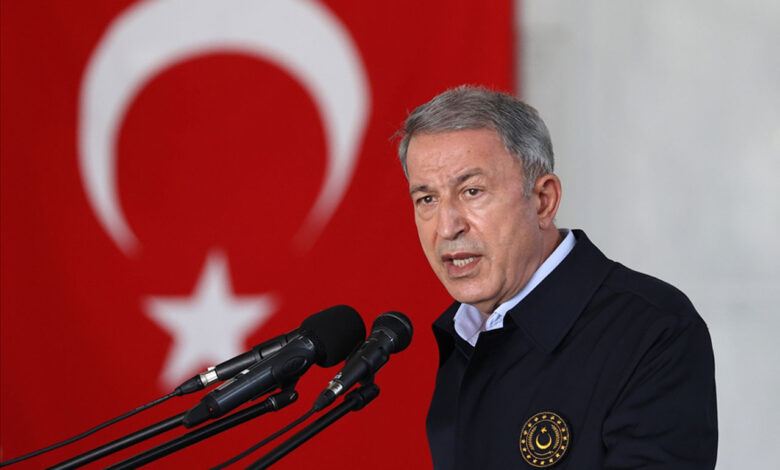 Bakan Akar: “Nereye kaçarlarsa kaçsınlar, terörü bitireceğiz”