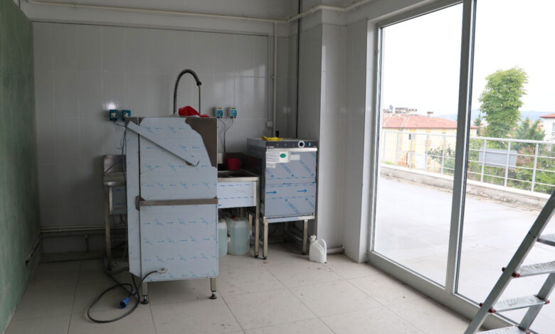 Kocaeli İzmit’te Aş Evi ile her öğün sıcak yemek