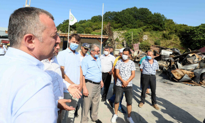 Kocaeli Kandıra Limanı’ndaki yangınzedelere Başkan Büyükakın’dan ziyaret