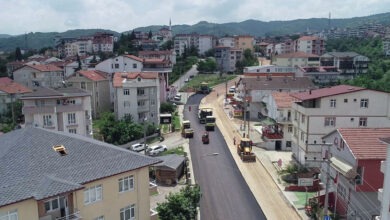 Gölcük’te caddelerde üst yapı çalışması