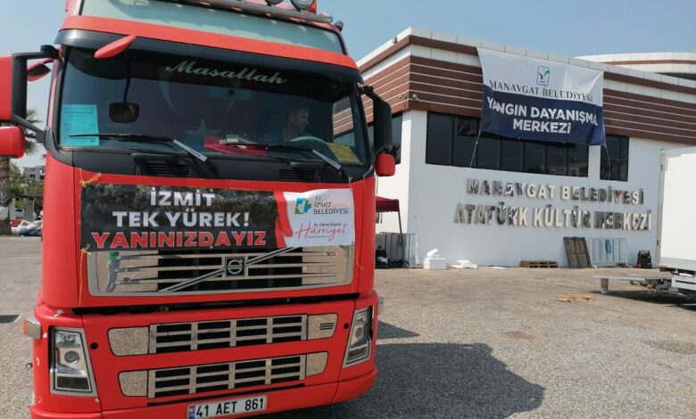 İzmit Belediyesi’nin yardım tırı Manavgat’a ulaştı