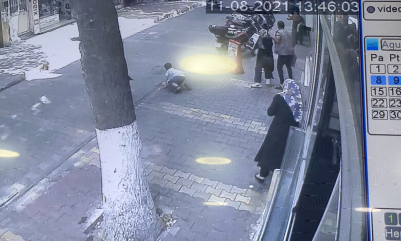 Adıyaman’da karşıya geçen çocuğa motosiklet çarptı!