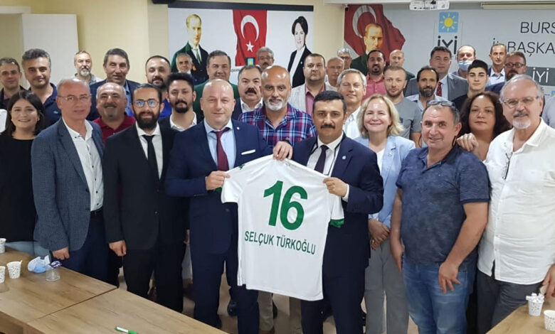 İYİ Parti’den Bursaspor’a kombine desteği