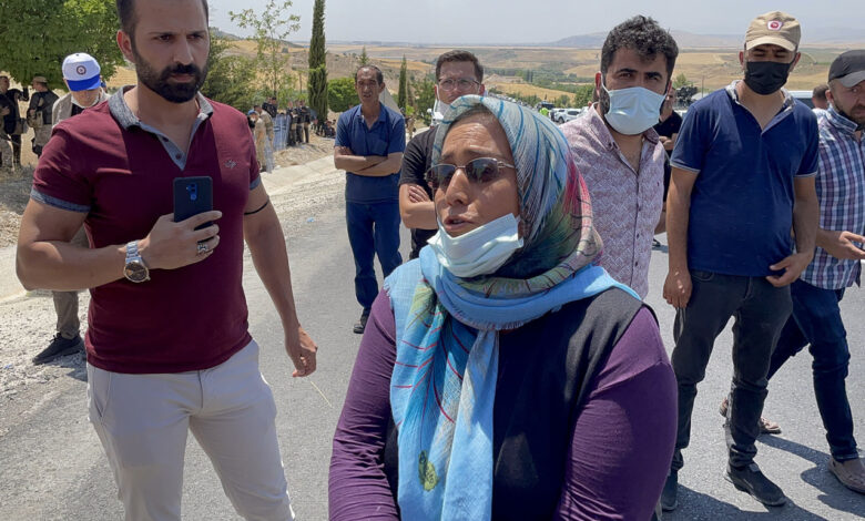 Adıyaman’da tütüncüler yol kapattı!