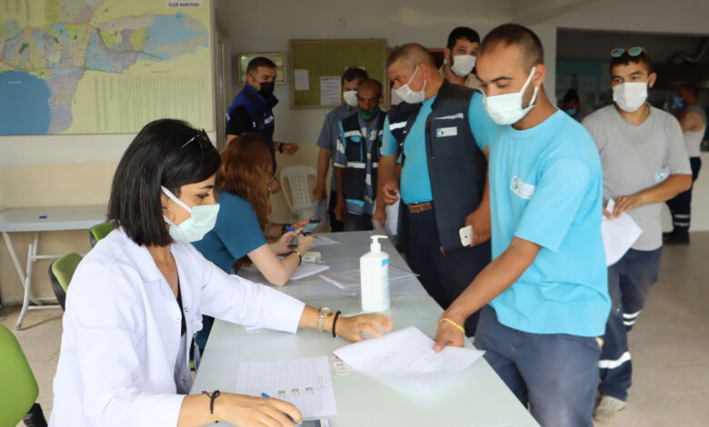 Kocaeli İzmit Belediye personeli de aşılanıyor