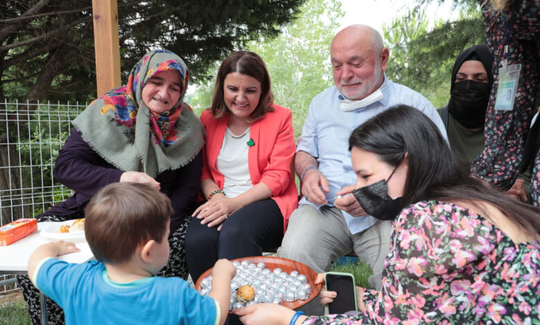 Kocaeli İzmit’te Alzheimer Yaşam Evi’ndde erken bayramlaşma