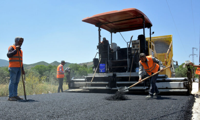 İzmir Aliağa’da asfalt çalışmaları başladı