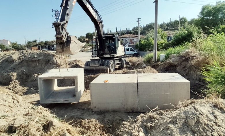Manisa Akhisar’da dere yatakları güvenli hale getiriliyor