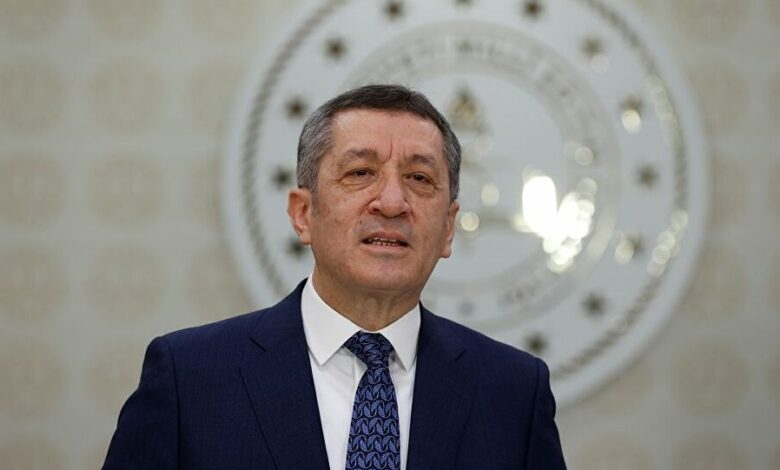 Bakan Selçuk’tan ‘baba’ mesaj
