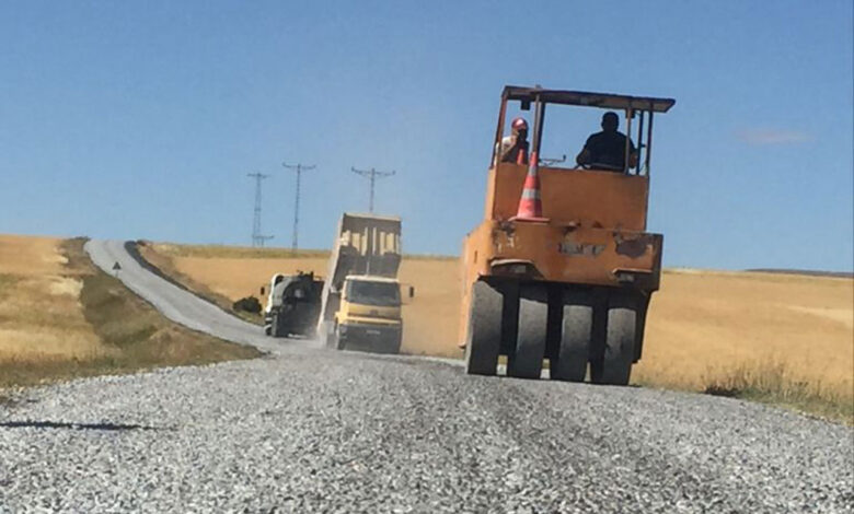 Kayseri kırsalında yol çalışmaları sürüyor