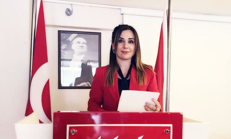 Antalya Kumluca’da CHP Kadın Kolları Başkanı istifa etti