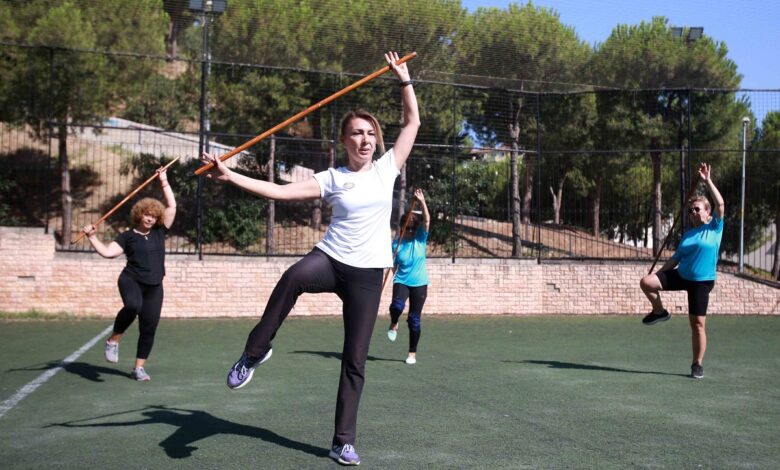 İzmir Karabağlar’da yaz spor okulları dolu dolu geçiyor
